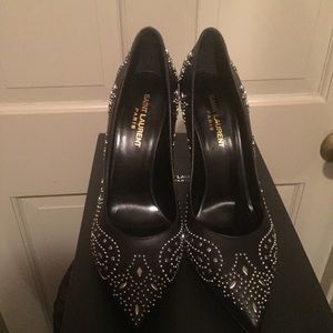 Classic YSL black pumps w paisley design